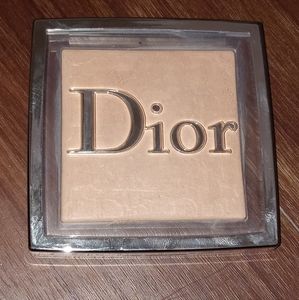 Dior Backstage powder no powder in the color 2N